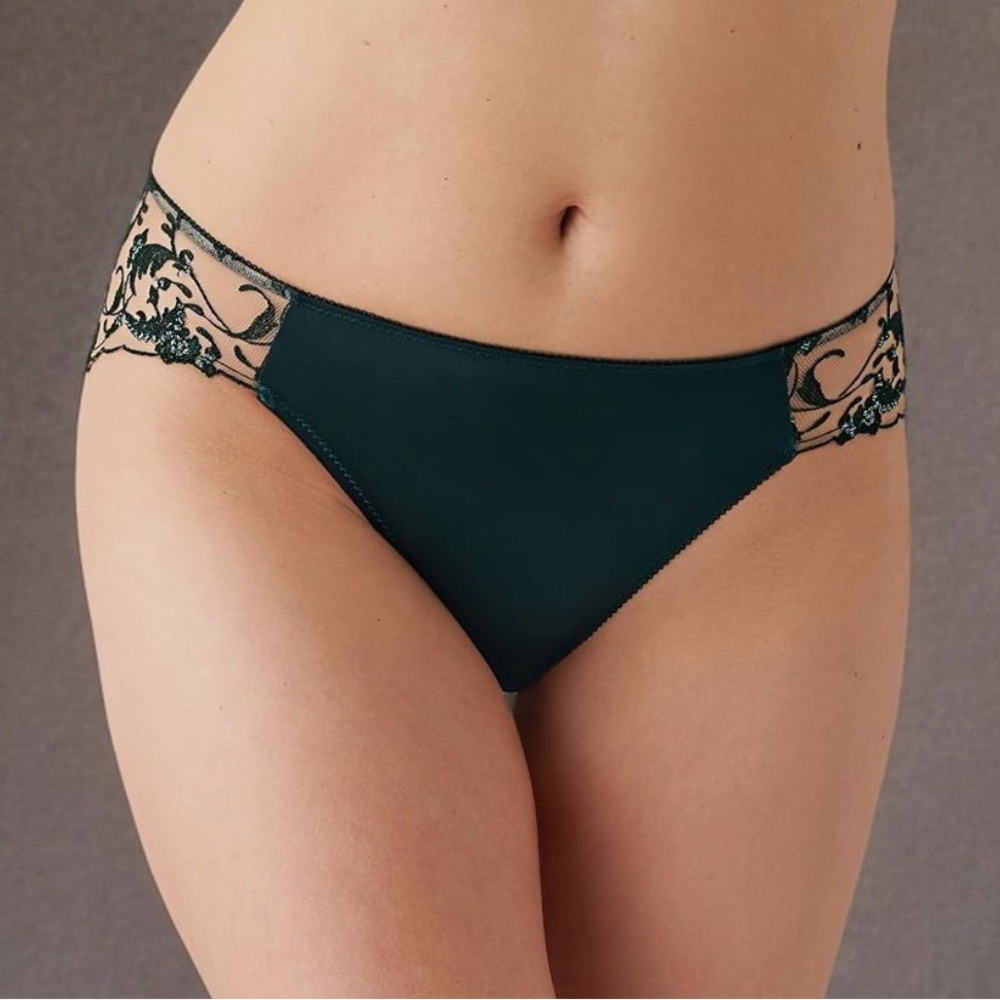 Wacoal Dramatic Interlude Bikini - image 1